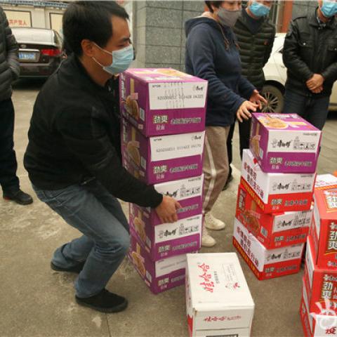 罗平疫情最新动态，喊话图片传递防控信息，坚定信心共克时艰