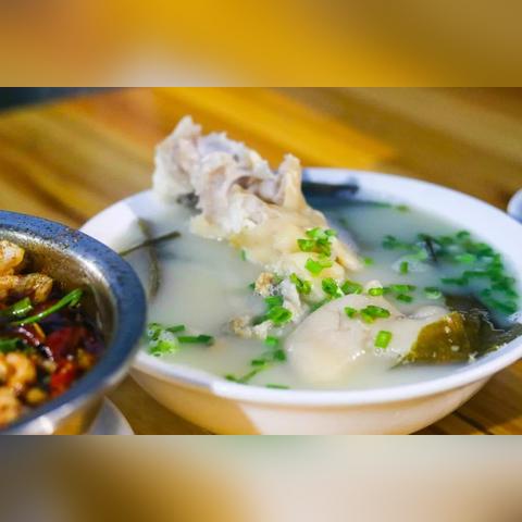 重庆猪脚面馆热门排名榜揭晓，品尝地道美味不容错过！