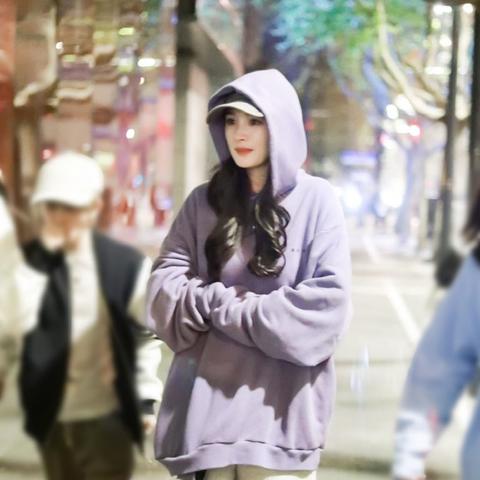 紫色最新女款帽子时尚搭配指南，穿出优雅魅力