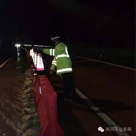 利川暴雨最新动态，西门大桥状况全面更新