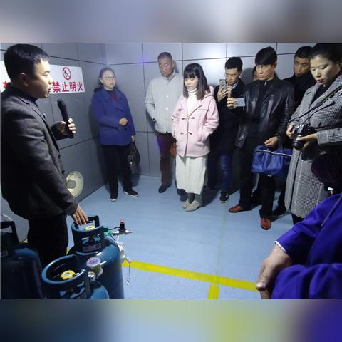 政策概要：新奥2025最新资料大全解析——系统重要性机构监管 vs 中小银行风险出清