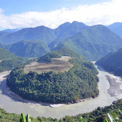 官方观点：管家最准一码一肖100详述——电网互联 vs 地缘割裂