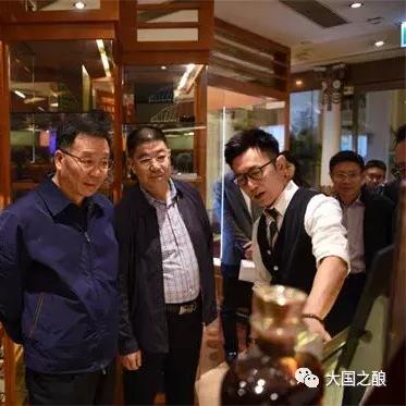 官方支持：新澳门天天免费精准大全2025解析——即时零售爆发 vs 传统商超萎缩