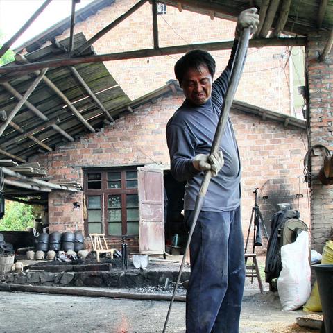 捏泥故事全新视频系列免费下载，开启你的创意手工之旅！