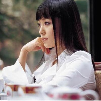红豆最新翻唱视频大全，聆听音乐情感，感受翻唱魅力